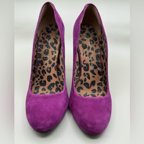 Jessica Simpson faux suede fuschia heels - Picture 5 of 5